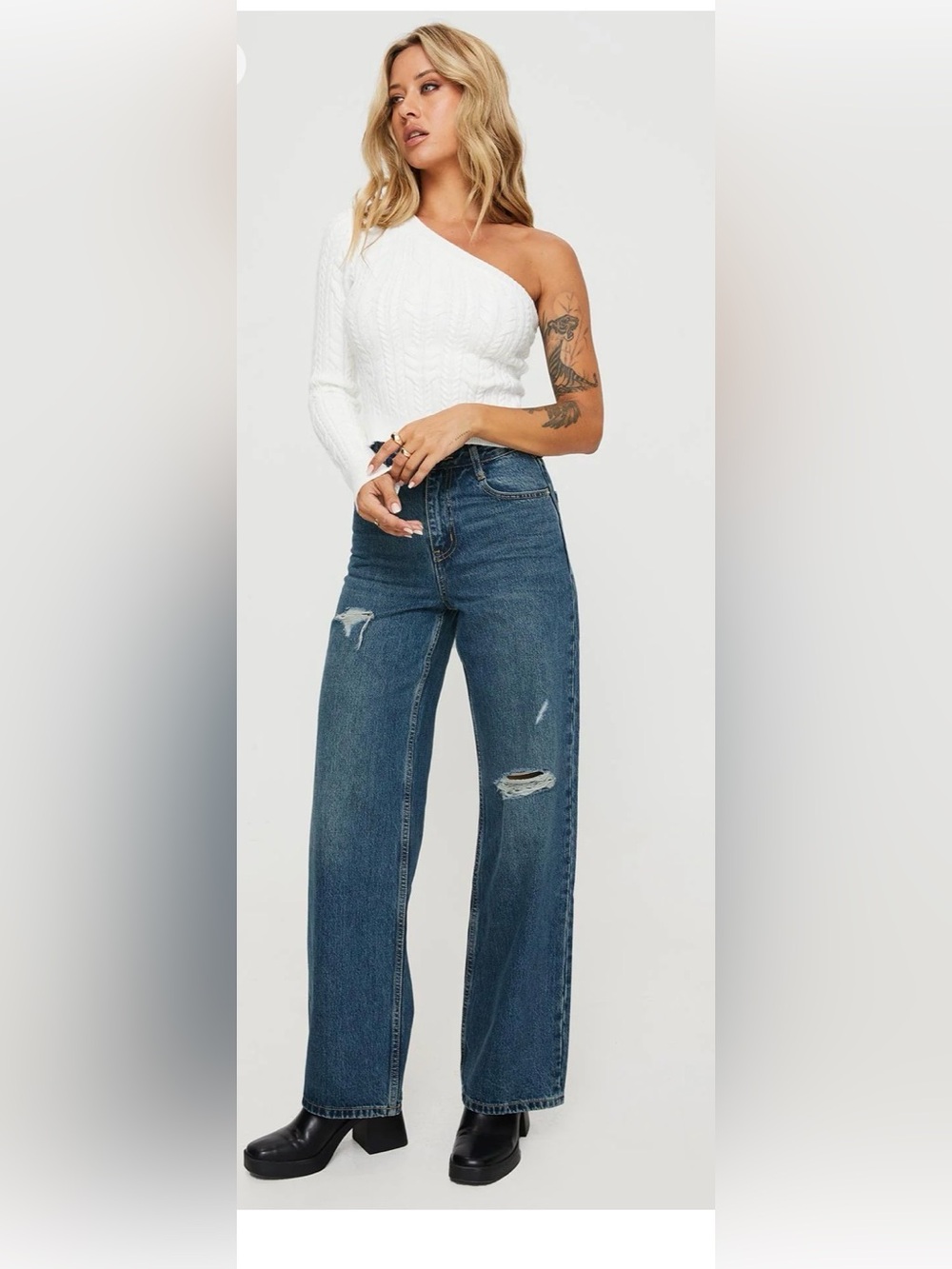 Polly Princess beetle ripped jeans mid wash size 2 NWT